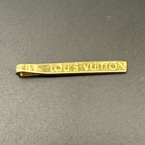 18kt long bar pendant